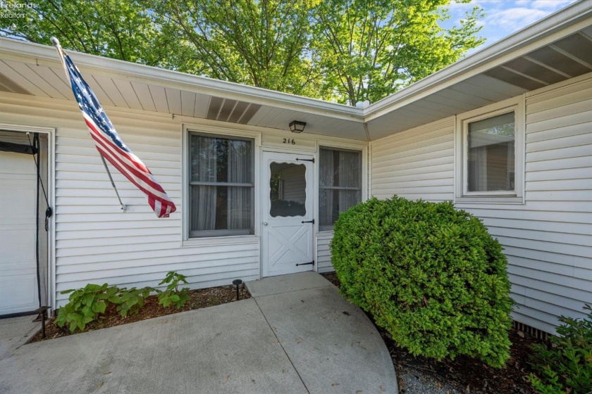 216 11th Street, Port Clinton, 43452, 4 Bedrooms Bedrooms, ,2 BathroomsBathrooms,Residential,For Sale,11th,20261750