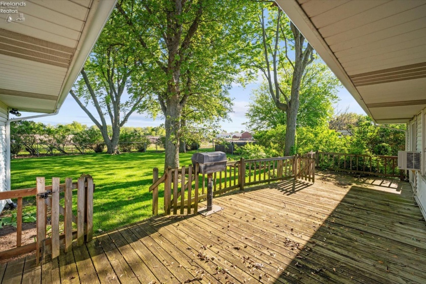216 11th Street, Port Clinton, 43452, 4 Bedrooms Bedrooms, ,2 BathroomsBathrooms,Residential,For Sale,11th,20261750