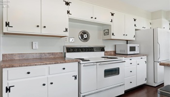 644 Orchard Drive, Port Clinton, 43452, 2 Bedrooms Bedrooms, ,1 BathroomBathrooms,Residential,For Sale,Orchard,20261796