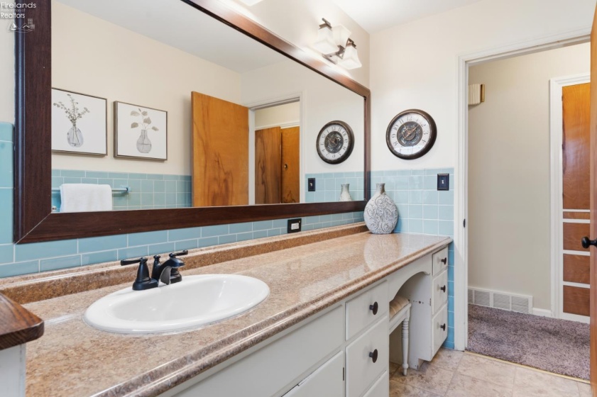 644 Orchard Drive, Port Clinton, 43452, 2 Bedrooms Bedrooms, ,1 BathroomBathrooms,Residential,For Sale,Orchard,20261796