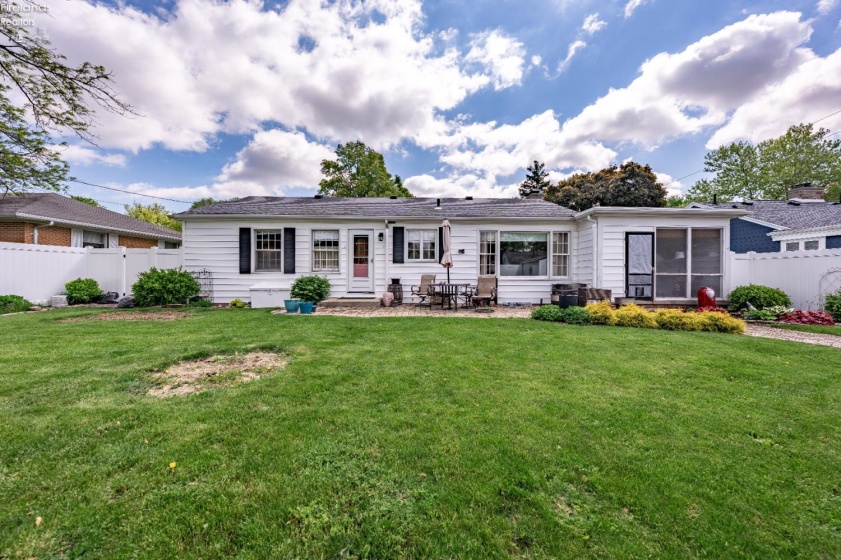 644 Orchard Drive, Port Clinton, 43452, 2 Bedrooms Bedrooms, ,1 BathroomBathrooms,Residential,For Sale,Orchard,20261796