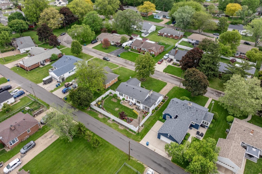 644 Orchard Drive, Port Clinton, 43452, 2 Bedrooms Bedrooms, ,1 BathroomBathrooms,Residential,For Sale,Orchard,20261796