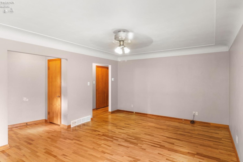248 Fairfield Avenue, Bellevue, 44811, 3 Bedrooms Bedrooms, ,2 BathroomsBathrooms,Residential,For Sale,Fairfield,20261803