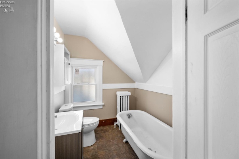 226 5th Street, Port Clinton, 43452, 3 Bedrooms Bedrooms, ,2 BathroomsBathrooms,Residential,For Sale,5th,20261805