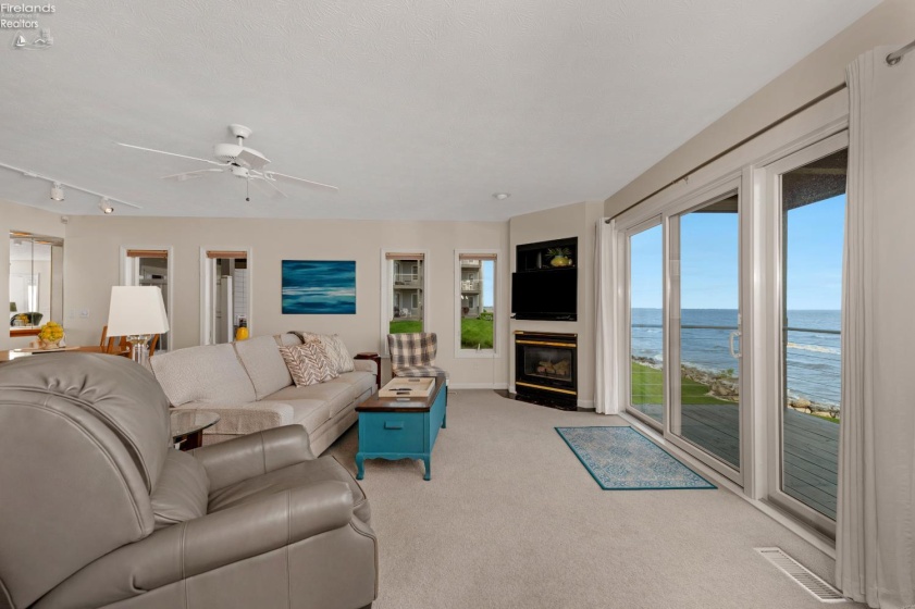 215 Grand Harbour, Vermilion, 44089, 2 Bedrooms Bedrooms, ,2 BathroomsBathrooms,Residential,For Sale,Grand Harbour,20261924