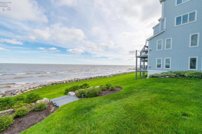 215 Grand Harbour, Vermilion, 44089, 2 Bedrooms Bedrooms, ,2 BathroomsBathrooms,Residential,For Sale,Grand Harbour,20261924