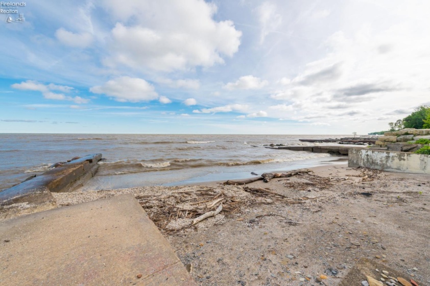 215 Grand Harbour, Vermilion, 44089, 2 Bedrooms Bedrooms, ,2 BathroomsBathrooms,Residential,For Sale,Grand Harbour,20261924