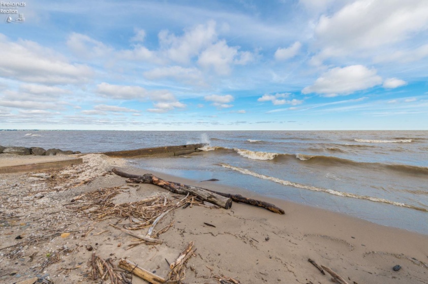 215 Grand Harbour, Vermilion, 44089, 2 Bedrooms Bedrooms, ,2 BathroomsBathrooms,Residential,For Sale,Grand Harbour,20261924