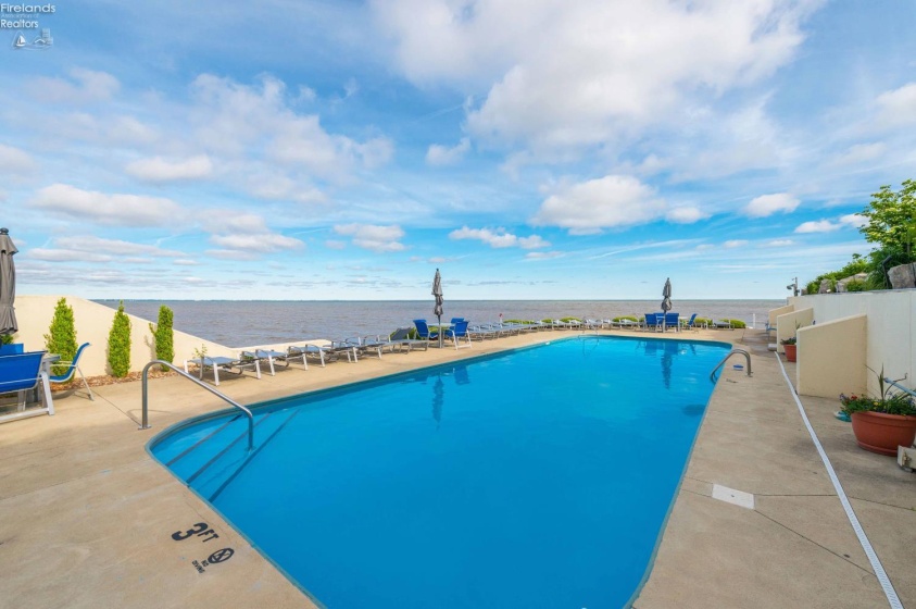 215 Grand Harbour, Vermilion, 44089, 2 Bedrooms Bedrooms, ,2 BathroomsBathrooms,Residential,For Sale,Grand Harbour,20261924