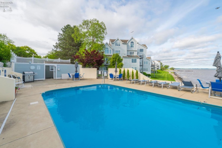 215 Grand Harbour, Vermilion, 44089, 2 Bedrooms Bedrooms, ,2 BathroomsBathrooms,Residential,For Sale,Grand Harbour,20261924