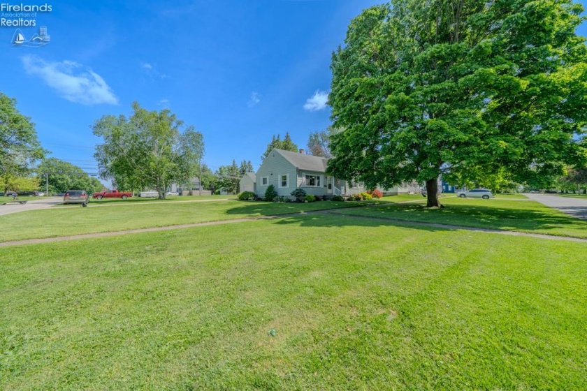 541 Fourth Street, Fremont, 43420, 2 Bedrooms Bedrooms, ,2 BathroomsBathrooms,Residential,For Sale,Fourth,20261921