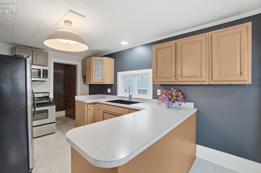 20390 Locust Street, Weston, 43569, 4 Bedrooms Bedrooms, ,2 BathroomsBathrooms,Residential,For Sale,Locust,20261326