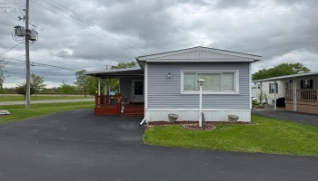 29 Castle, Marblehead, 43440, 2 Bedrooms Bedrooms, ,2 BathroomsBathrooms,Residential,For Sale,Castle,20261906