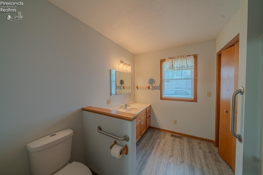 124 Walter Street, Bellevue, 44811, 4 Bedrooms Bedrooms, ,2 BathroomsBathrooms,Residential,For Sale,Walter,20261861
