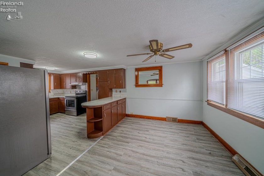 124 Walter Street, Bellevue, 44811, 4 Bedrooms Bedrooms, ,2 BathroomsBathrooms,Residential,For Sale,Walter,20261861