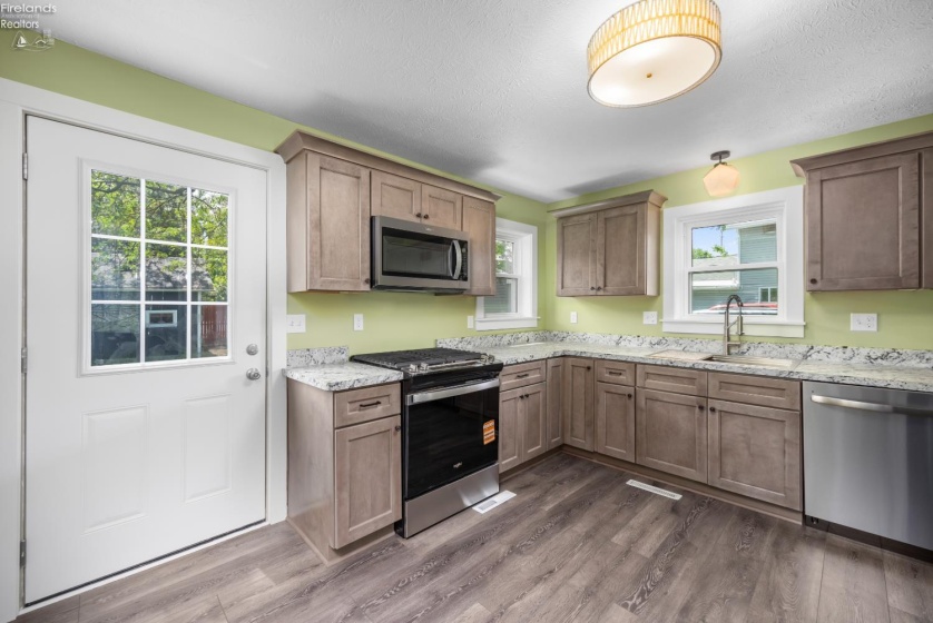 518 3rd Street, Port Clinton, 43452, 3 Bedrooms Bedrooms, ,1 BathroomBathrooms,Residential,For Sale,3rd,20261862