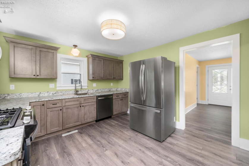 518 3rd Street, Port Clinton, 43452, 3 Bedrooms Bedrooms, ,1 BathroomBathrooms,Residential,For Sale,3rd,20261862
