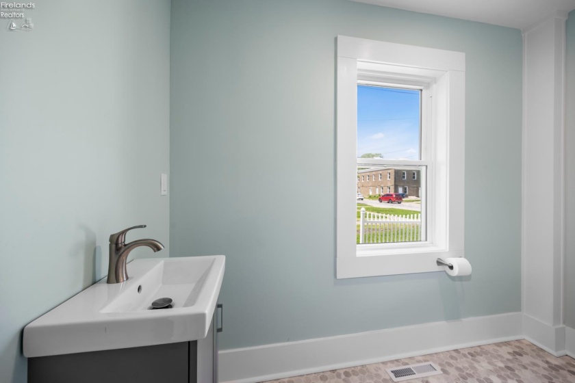 518 3rd Street, Port Clinton, 43452, 3 Bedrooms Bedrooms, ,1 BathroomBathrooms,Residential,For Sale,3rd,20261862