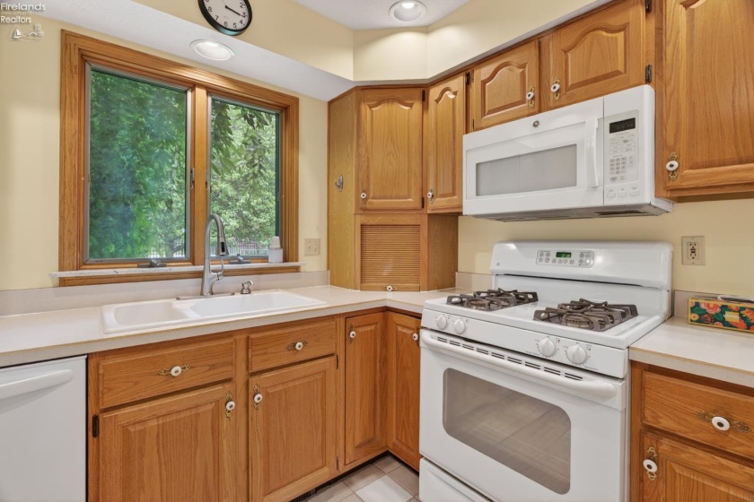 1057 Mifflin Avenue, Ashland, 44805, 3 Bedrooms Bedrooms, ,3 BathroomsBathrooms,Residential,For Sale,Mifflin,20261967