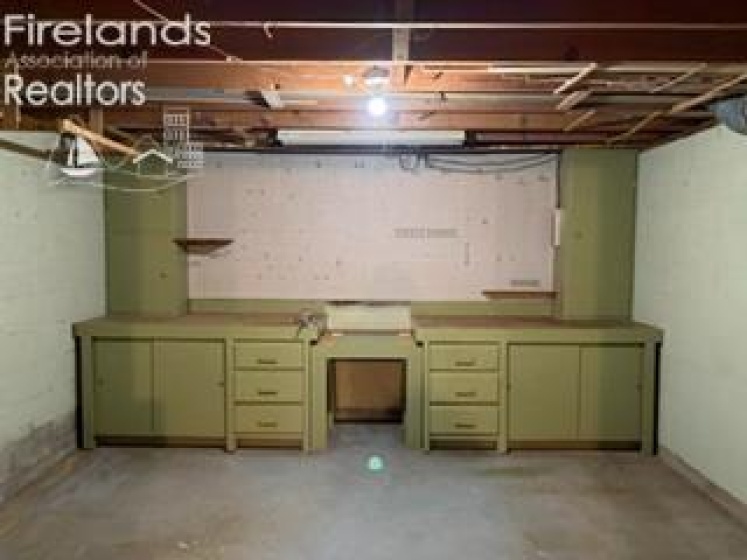 34 Lindsay Avenue, Tiffin, 44883, 3 Bedrooms Bedrooms, ,2 BathroomsBathrooms,Residential,For Sale,Lindsay Avenue,20261214