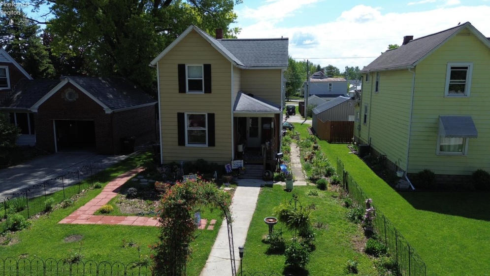 74 Grand Avenue, Tiffin, 44883, 2 Bedrooms Bedrooms, ,1 BathroomBathrooms,Residential,For Sale,Grand,20261920