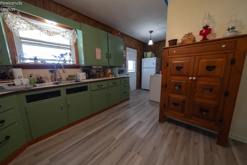 74 Grand Avenue, Tiffin, 44883, 2 Bedrooms Bedrooms, ,1 BathroomBathrooms,Residential,For Sale,Grand,20261920