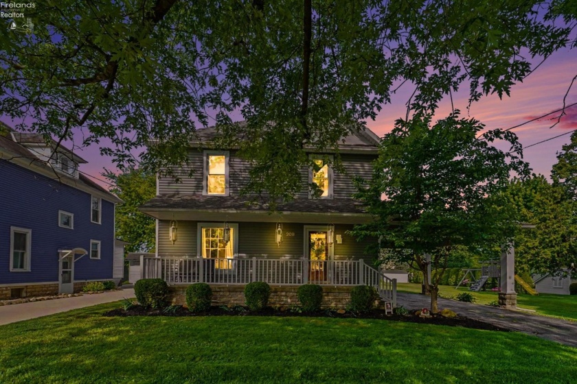 208 Kinney, Bellevue, 44811, 4 Bedrooms Bedrooms, ,2 BathroomsBathrooms,Residential,For Sale,Kinney,20261957
