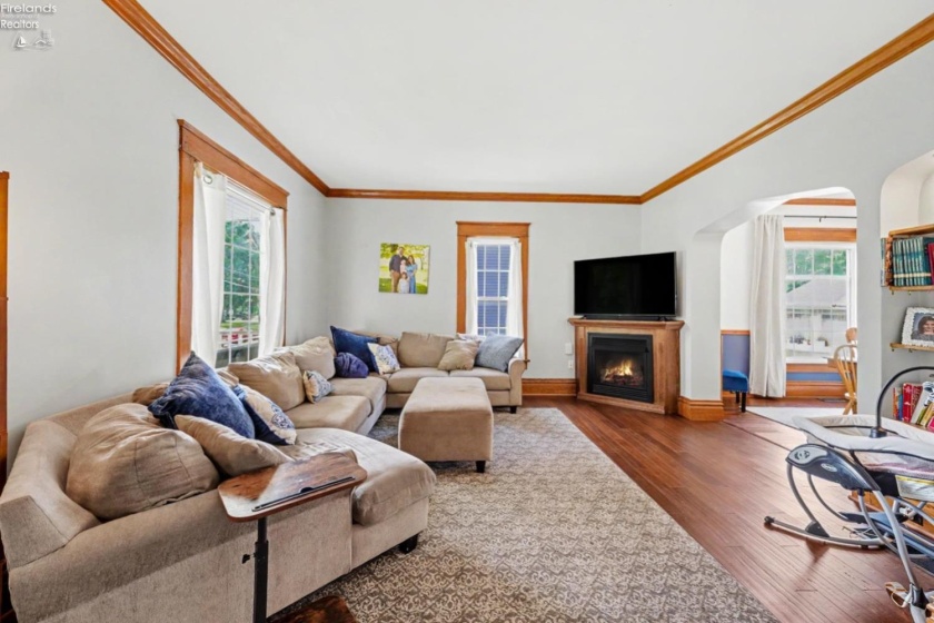 208 Kinney, Bellevue, 44811, 4 Bedrooms Bedrooms, ,2 BathroomsBathrooms,Residential,For Sale,Kinney,20261957