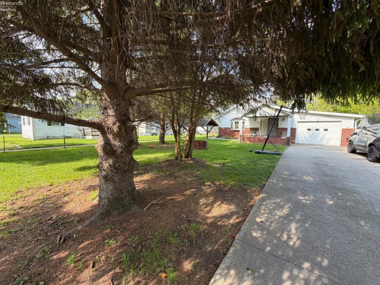 808 Bataan Lane, Port Clinton, 43452, ,Multiple Units,For Sale,Bataan,20261799