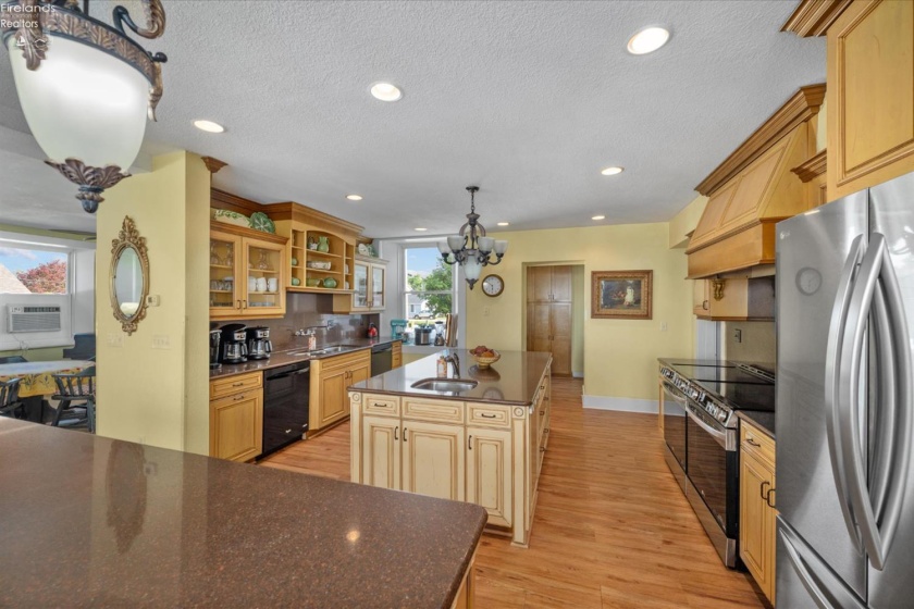 133 Clemons Street, Marblehead, 43440, ,13 BathroomsBathrooms,Residential,For Sale,Clemons,20261972