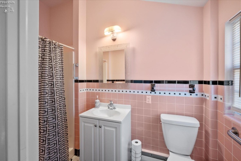 133 Clemons Street, Marblehead, 43440, ,13 BathroomsBathrooms,Residential,For Sale,Clemons,20261972