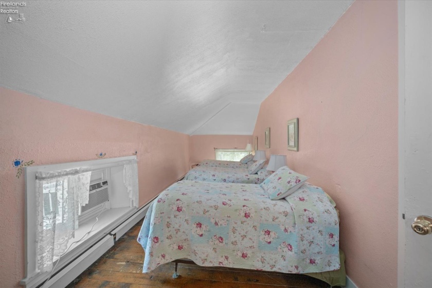 133 Clemons Street, Marblehead, 43440, ,13 BathroomsBathrooms,Residential,For Sale,Clemons,20261972