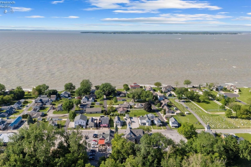 133 Clemons Street, Marblehead, 43440, ,13 BathroomsBathrooms,Residential,For Sale,Clemons,20261972