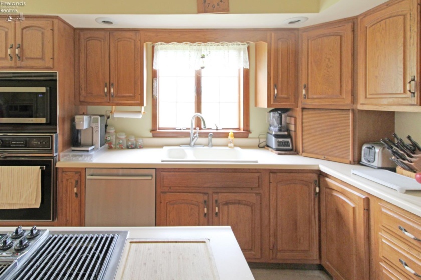 9775 Bloom Road, Oak Harbor, 43449, 4 Bedrooms Bedrooms, ,3 BathroomsBathrooms,Residential,For Sale,Bloom,20261807