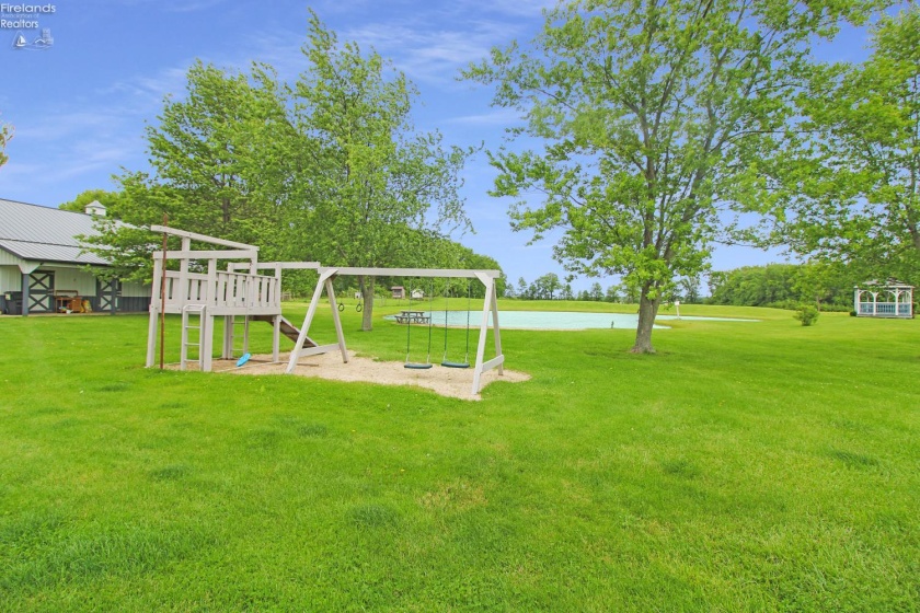 9775 Bloom Road, Oak Harbor, 43449, 4 Bedrooms Bedrooms, ,3 BathroomsBathrooms,Residential,For Sale,Bloom,20261807