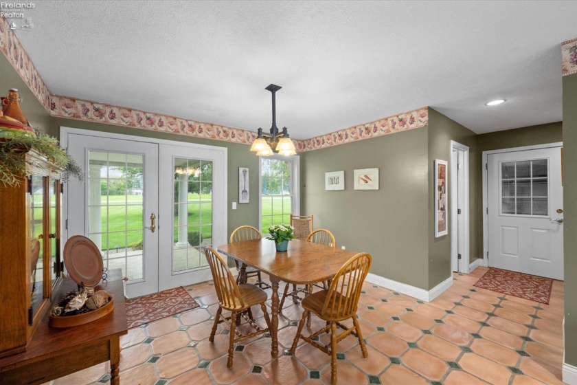 6136 State Route 113, Bellevue, 44811, 5 Bedrooms Bedrooms, ,5 BathroomsBathrooms,Residential,For Sale,State Route 113,20261876