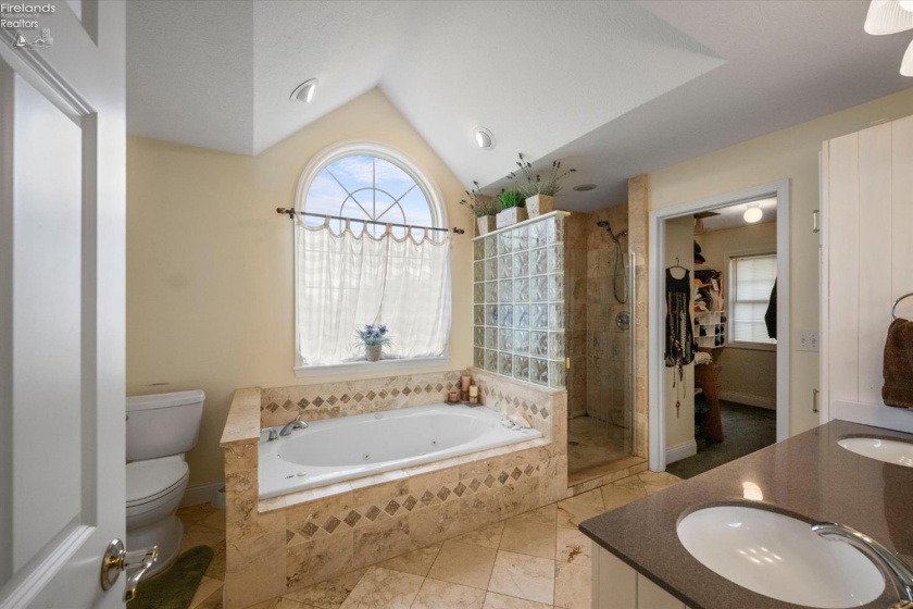 6136 State Route 113, Bellevue, 44811, 5 Bedrooms Bedrooms, ,5 BathroomsBathrooms,Residential,For Sale,State Route 113,20261876