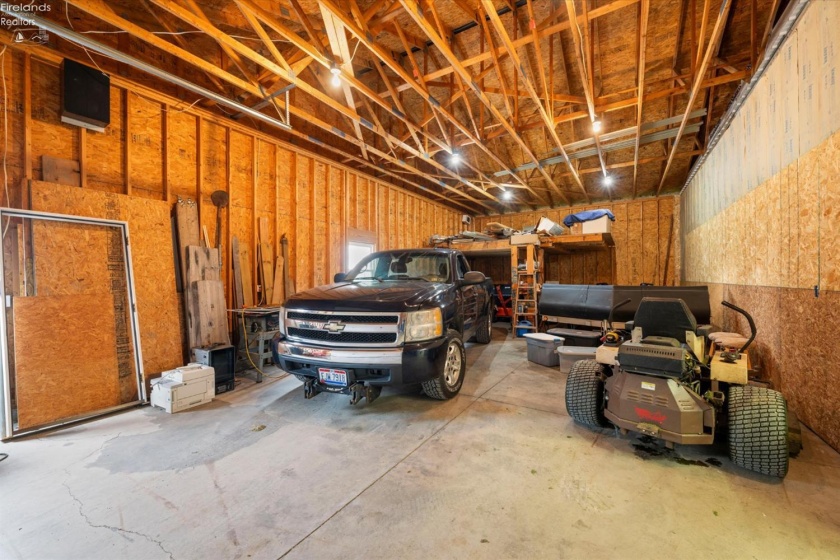 6136 State Route 113, Bellevue, 44811, 5 Bedrooms Bedrooms, ,5 BathroomsBathrooms,Residential,For Sale,State Route 113,20261876