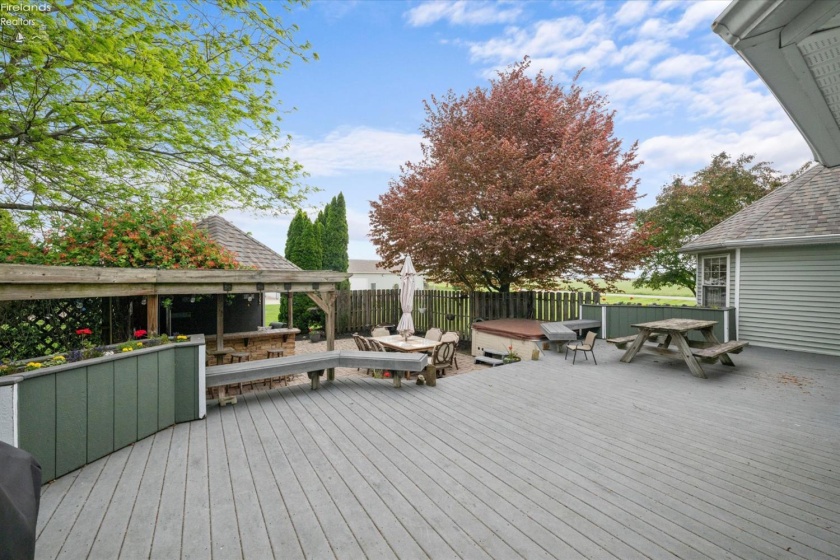 6136 State Route 113, Bellevue, 44811, 5 Bedrooms Bedrooms, ,5 BathroomsBathrooms,Residential,For Sale,State Route 113,20261876