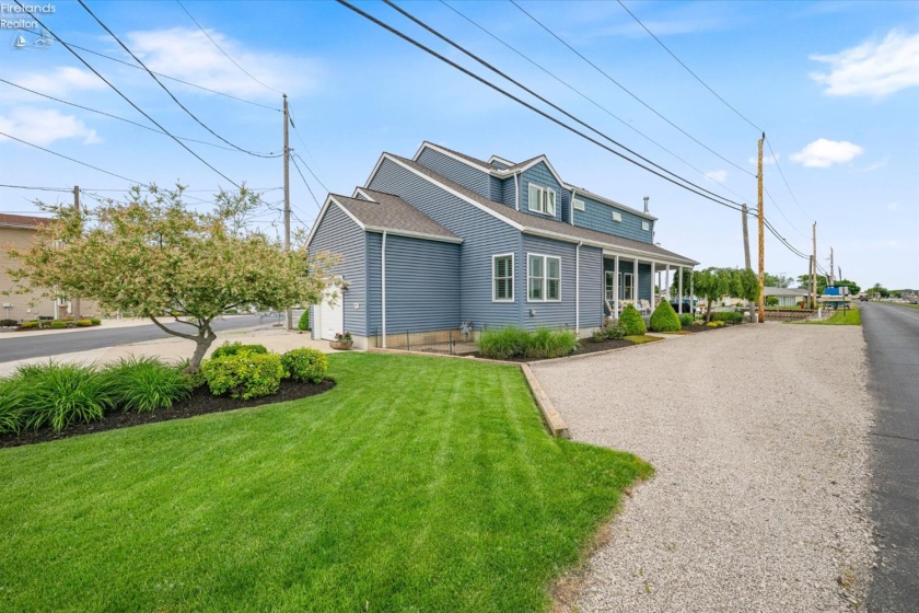 1511 Anchor Avenue, Port Clinton, 43452, 3 Bedrooms Bedrooms, ,3 BathroomsBathrooms,Residential,For Sale,Anchor,20261882