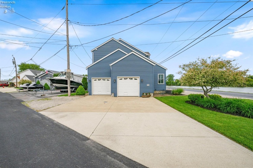 1511 Anchor Avenue, Port Clinton, 43452, 3 Bedrooms Bedrooms, ,3 BathroomsBathrooms,Residential,For Sale,Anchor,20261882
