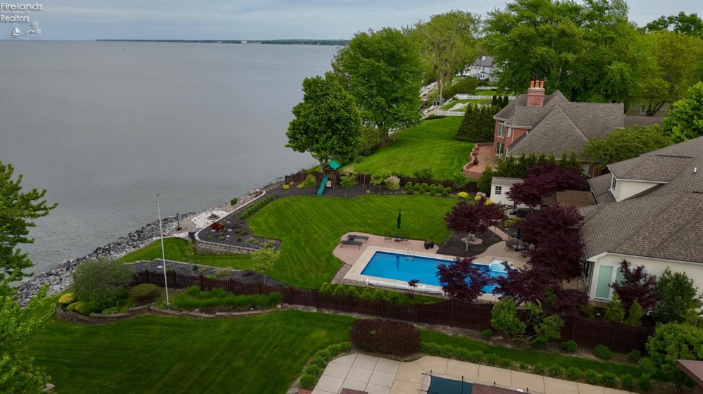 1705 Lands End Drive, Huron, 44839, 4 Bedrooms Bedrooms, ,5 BathroomsBathrooms,Residential,For Sale,Lands End,20261942