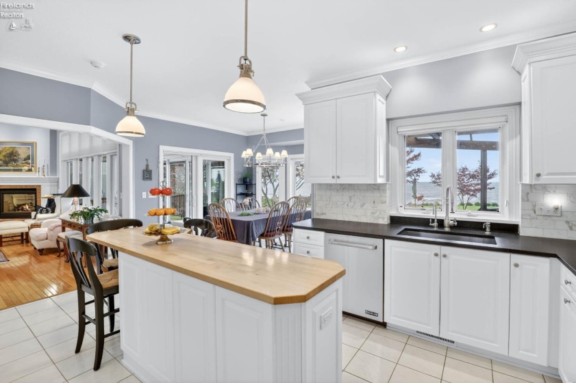 1705 Lands End Drive, Huron, 44839, 4 Bedrooms Bedrooms, ,5 BathroomsBathrooms,Residential,For Sale,Lands End,20261942