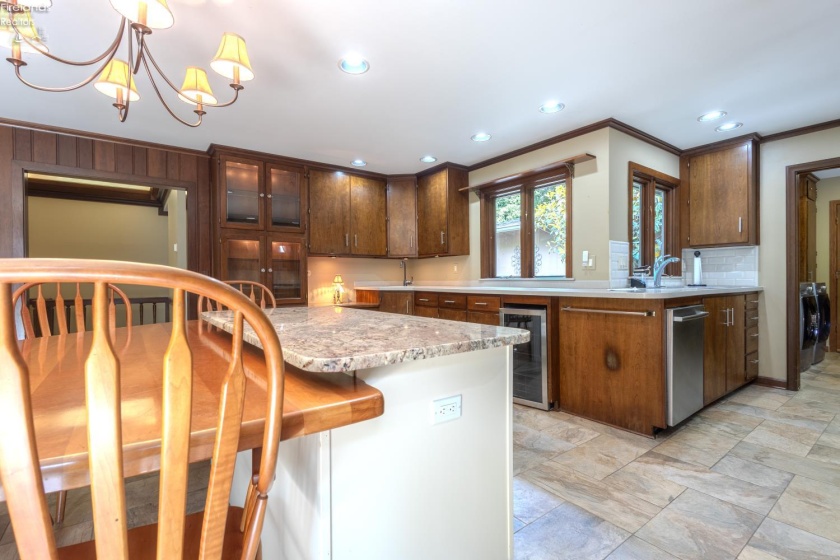 3917 Hilltop Drive, Huron, 44839, 2 Bedrooms Bedrooms, ,3 BathroomsBathrooms,Residential,For Sale,Hilltop,20261986