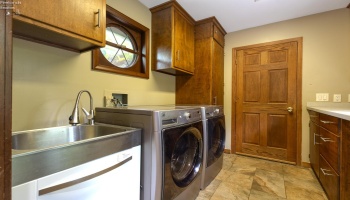 3917 Hilltop Drive, Huron, 44839, 2 Bedrooms Bedrooms, ,3 BathroomsBathrooms,Residential,For Sale,Hilltop,20261986