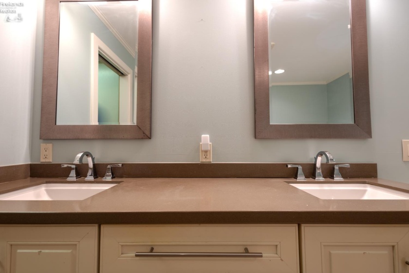 3917 Hilltop Drive, Huron, 44839, 2 Bedrooms Bedrooms, ,3 BathroomsBathrooms,Residential,For Sale,Hilltop,20261986