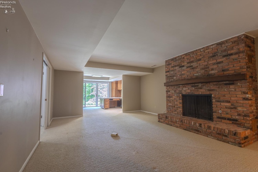 3917 Hilltop Drive, Huron, 44839, 2 Bedrooms Bedrooms, ,3 BathroomsBathrooms,Residential,For Sale,Hilltop,20261986