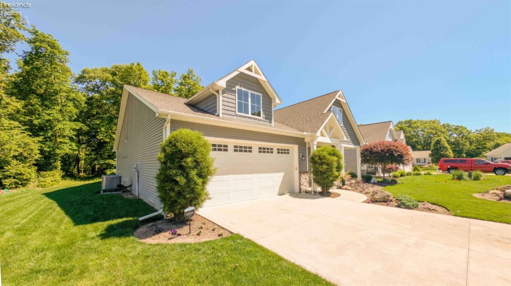 314 Lighthouse Oval, Marblehead, 43440, 3 Bedrooms Bedrooms, ,2 BathroomsBathrooms,Residential,For Sale,Lighthouse Oval,20261975