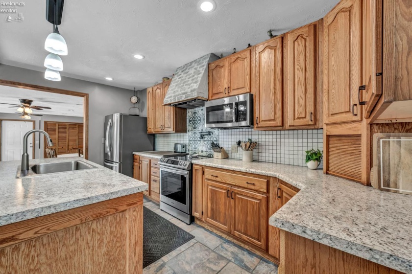 2250 Claus, Vermilion, 44089, 6 Bedrooms Bedrooms, ,3 BathroomsBathrooms,Residential,For Sale,Claus,20262008