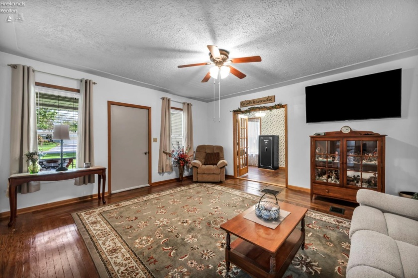 2250 Claus, Vermilion, 44089, 6 Bedrooms Bedrooms, ,3 BathroomsBathrooms,Residential,For Sale,Claus,20262008